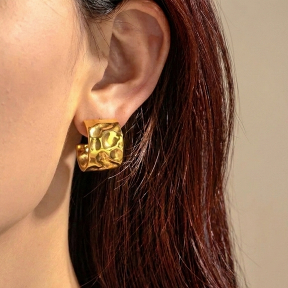 18K Gold Plated Hammered C-Hoop Earrings Bold Statement Jewelry - Picture 3 of 9